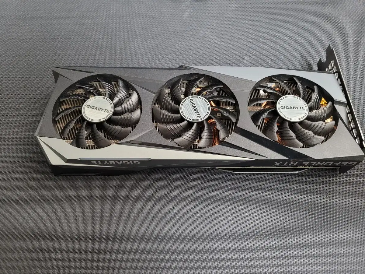 그래픽카드 rtx3060ti 3팬 기가바이트