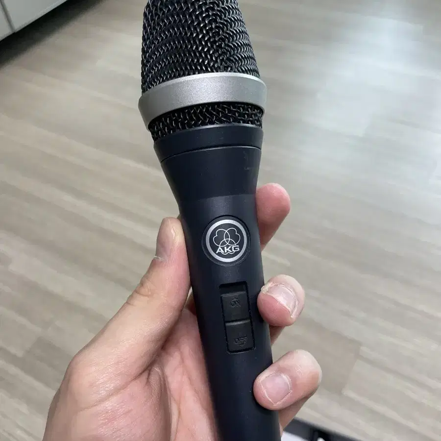 AKG D5 다이나믹 마이크 급처합니다.