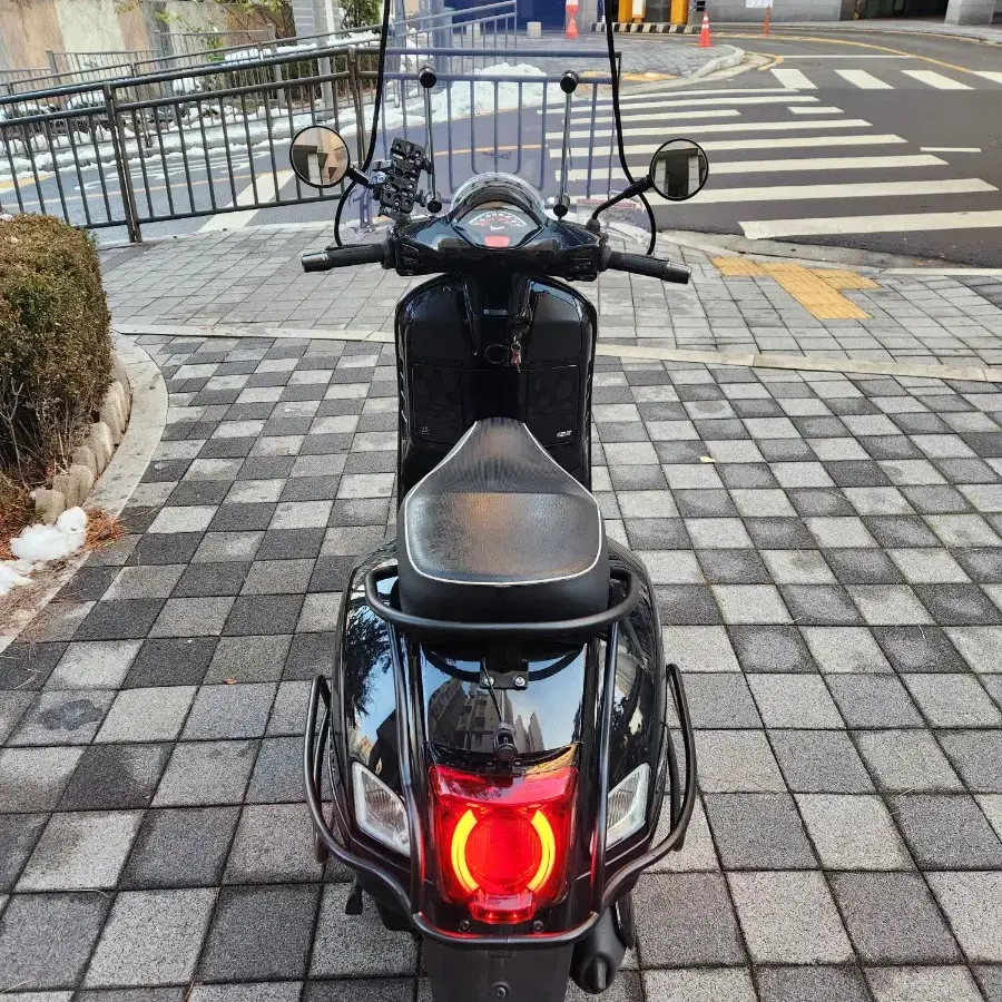 23년식 베스파 gts125 HPE 블랙박스/열선장착