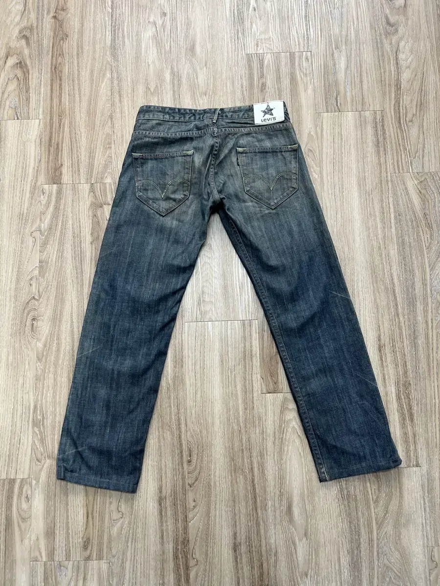 JPN Levi's Blacktab Jeans 32