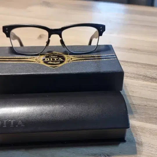 DITA Grand Reserve Two 안경