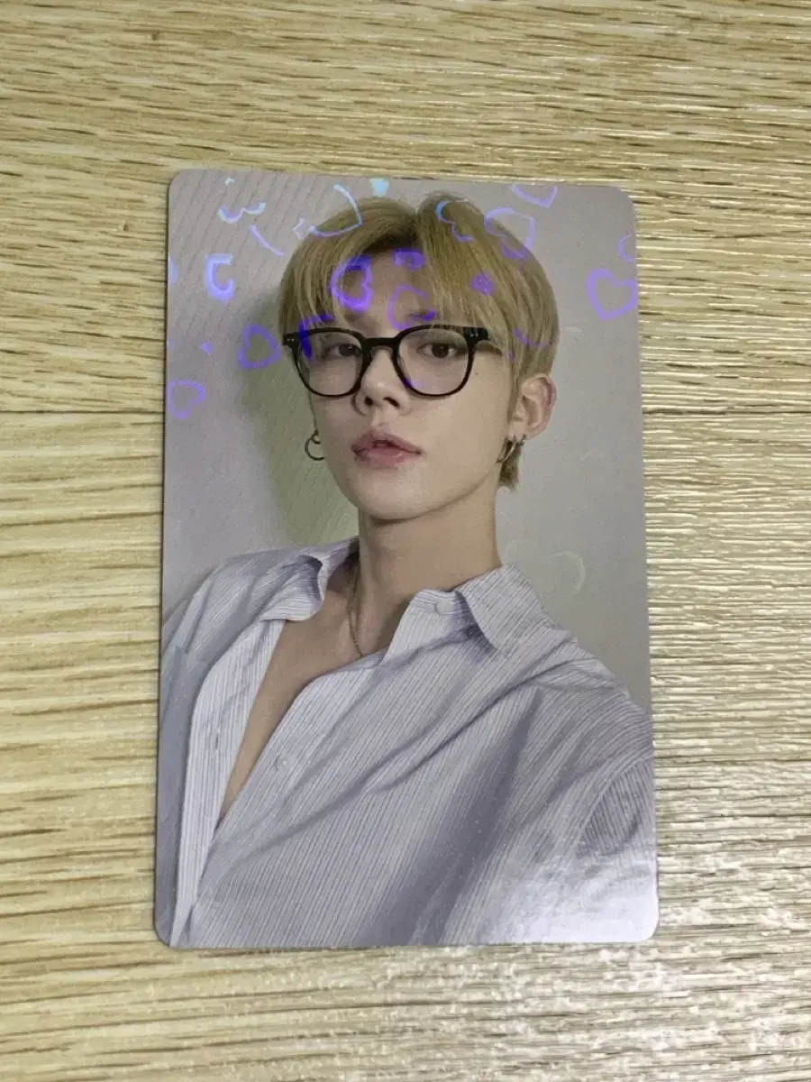 TXT yeonjun weverse Japan, Universal Gum pre-order benefit photocard WTS!