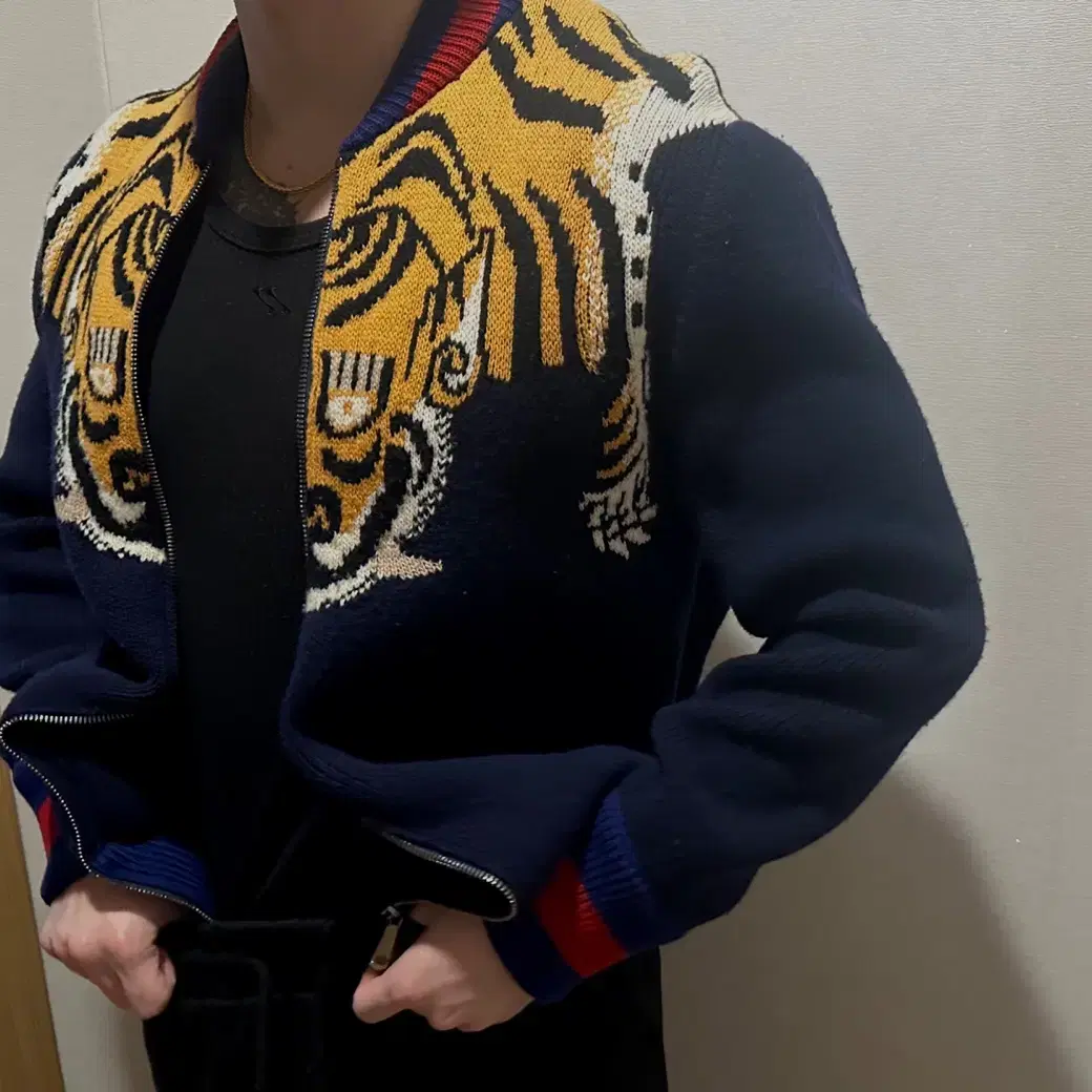 구찌-Gucci -Wool Knitted Jacket With Tiger