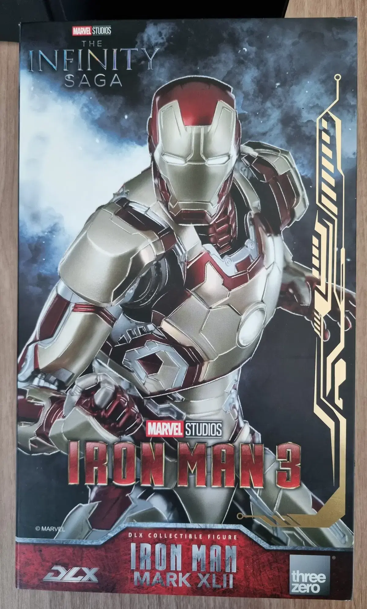 ThreeZero Ironman mark 42 pounds (unsealed)