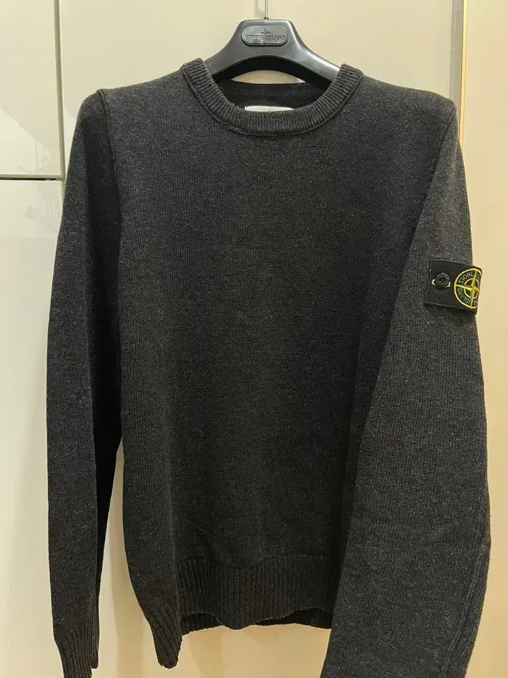 Department Store) Stone Island Charcoal Knit L (Brand New)