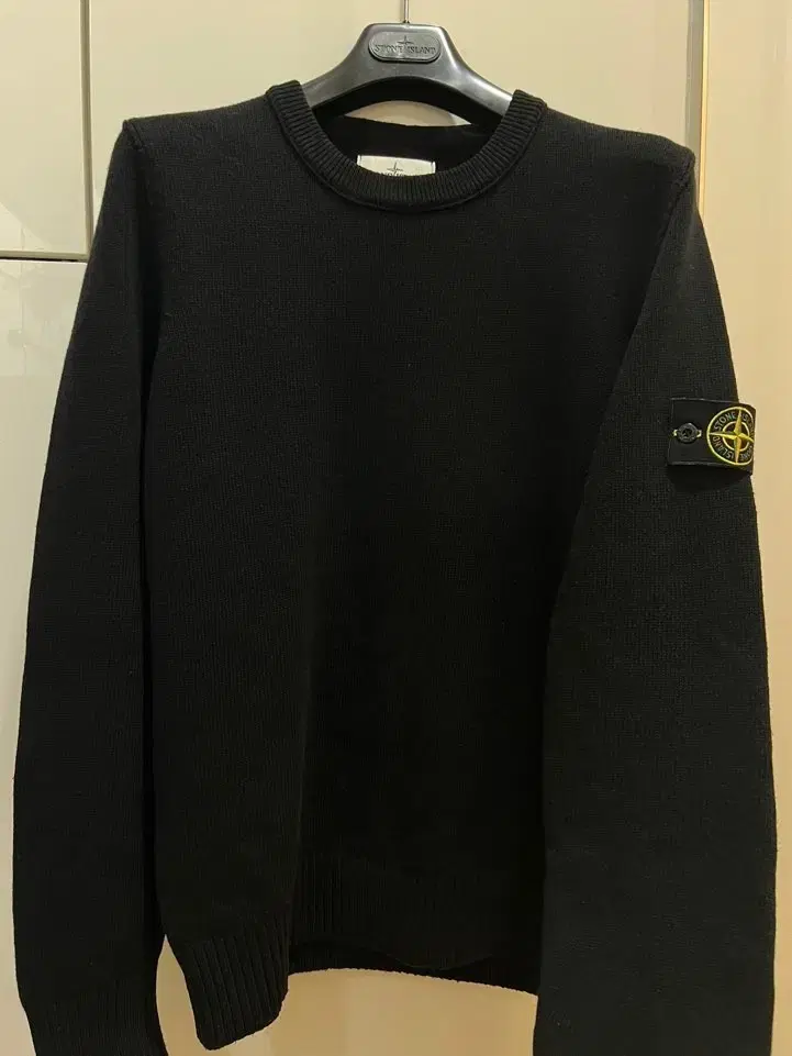 Department Store) Stone Island Black Knit L (Brand New)