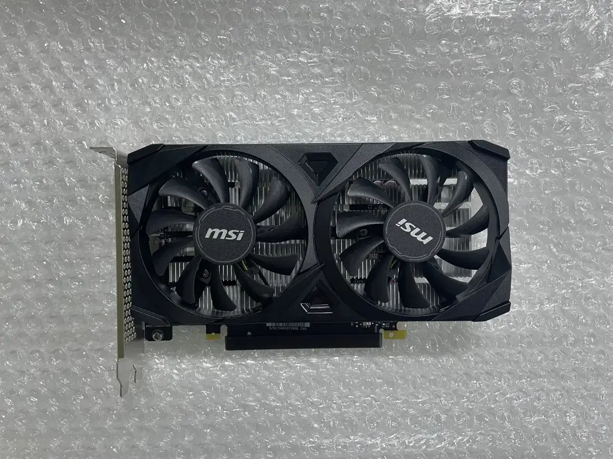 새상품급 msi RTX3050 그래픽카드 팝니다