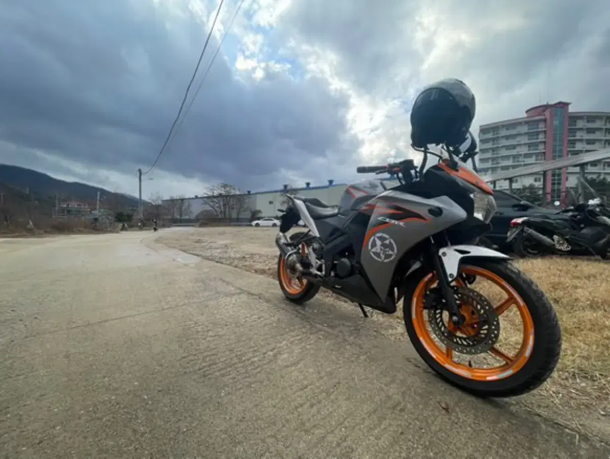 cbr125 r 오토바이