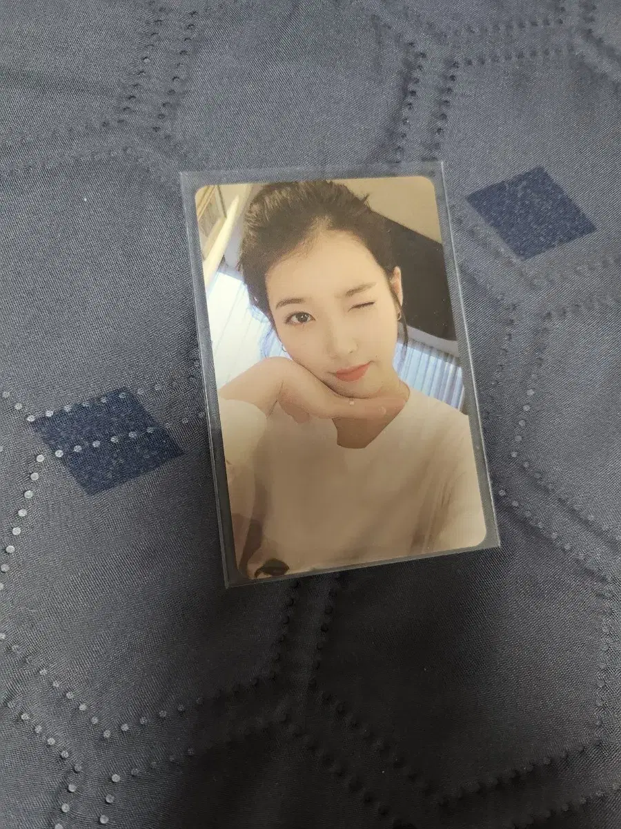 iu e.j.keumblu-ray photocard