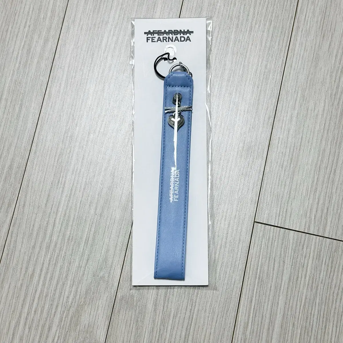 [한번사용] LE SSERAFIM Strap Keyring 응원봉 스트랩