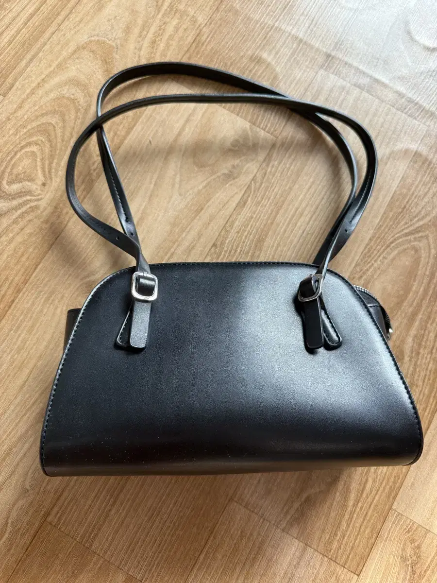 Black shoulder bag bag