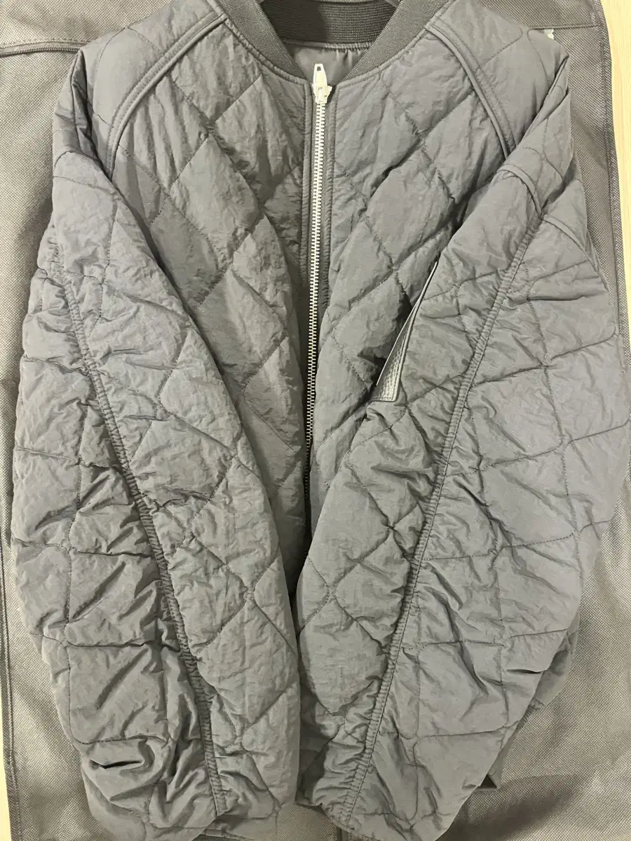 Junge Quilted Reversible Maywon Black 44 size sells