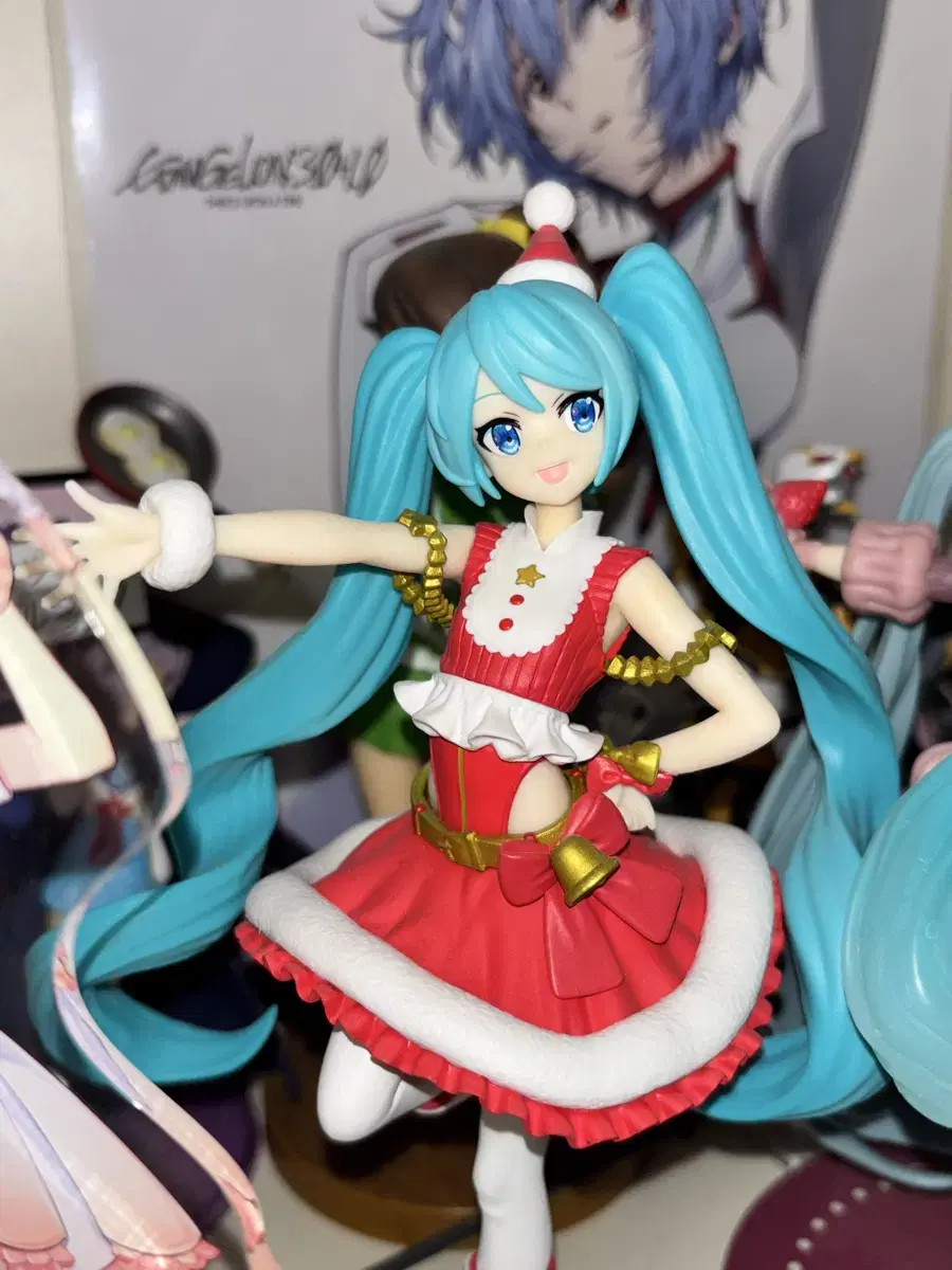 Hatsune Miku 2023 Christmas Santa Miku Figure