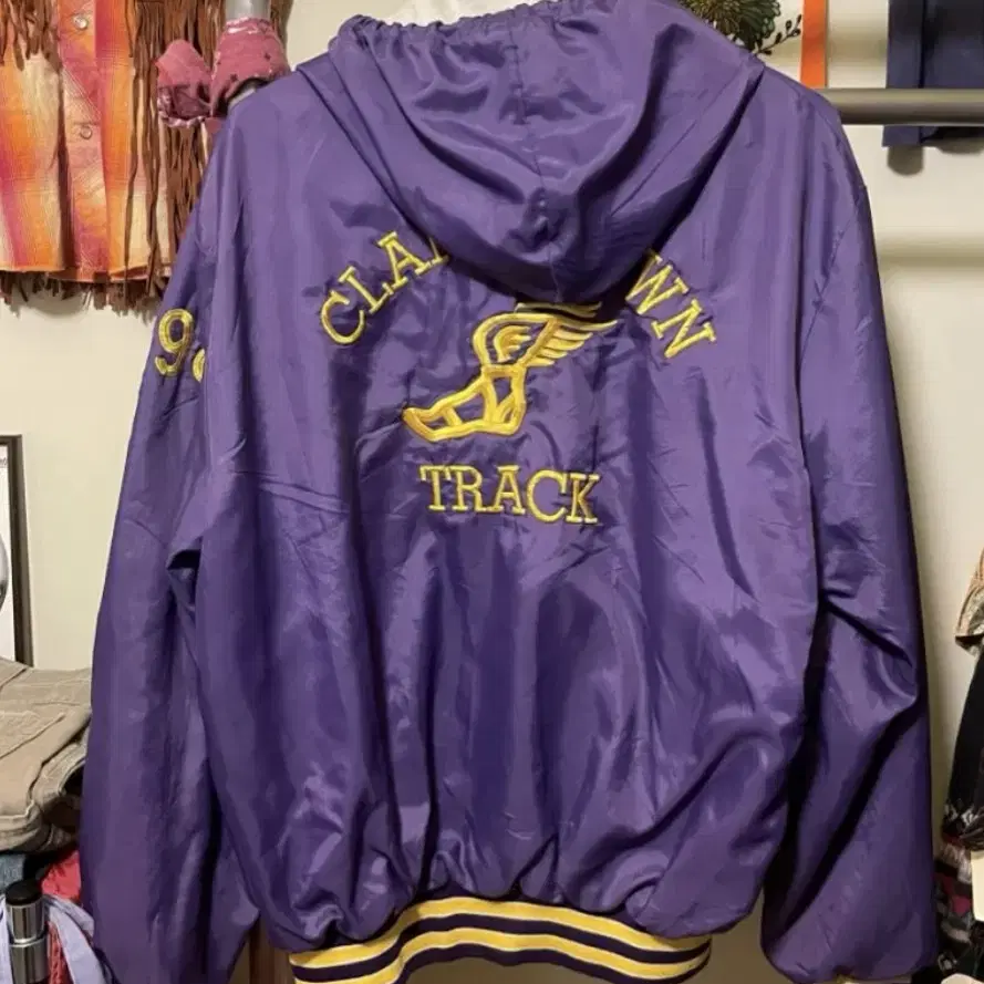 90's Vintage Holloway Pullover Jacket