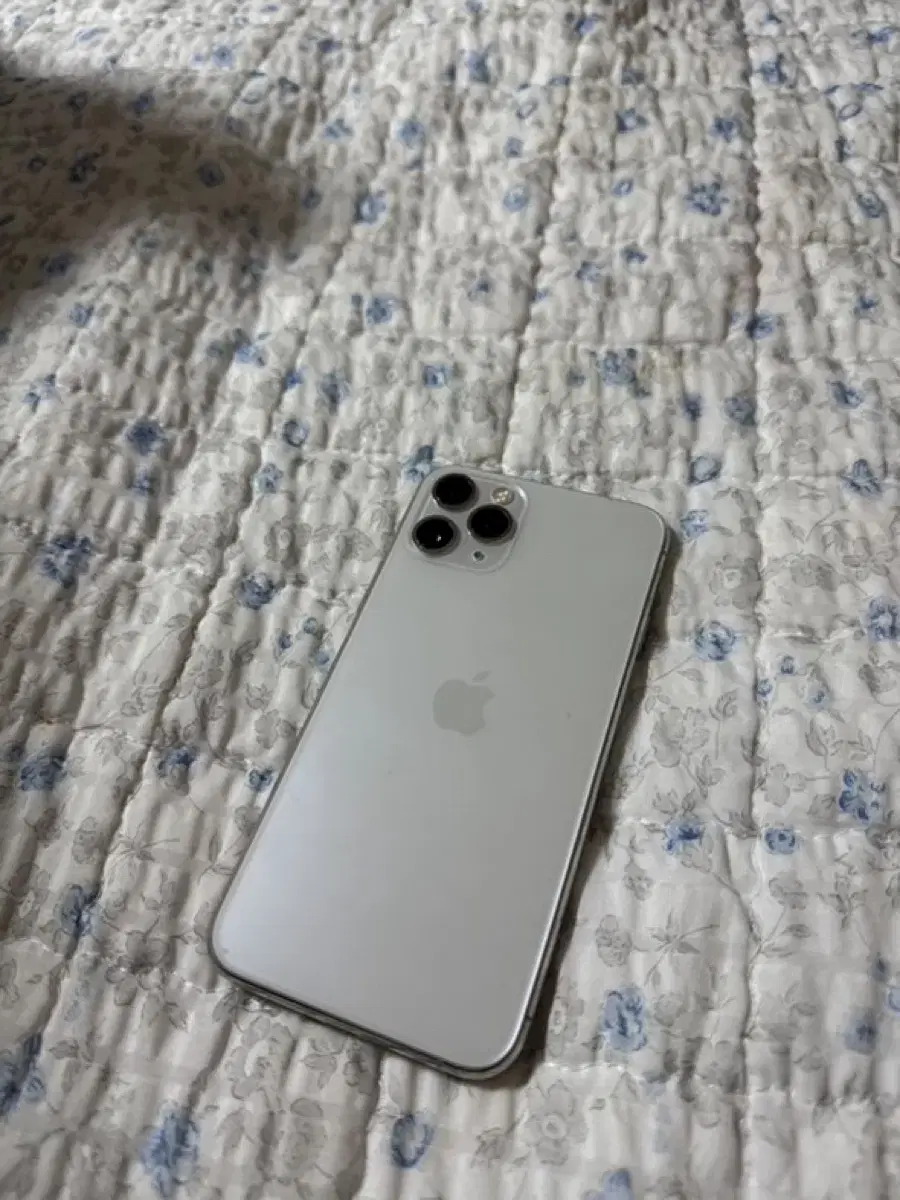 iPhone 11 Pro 256GB White Quick sale