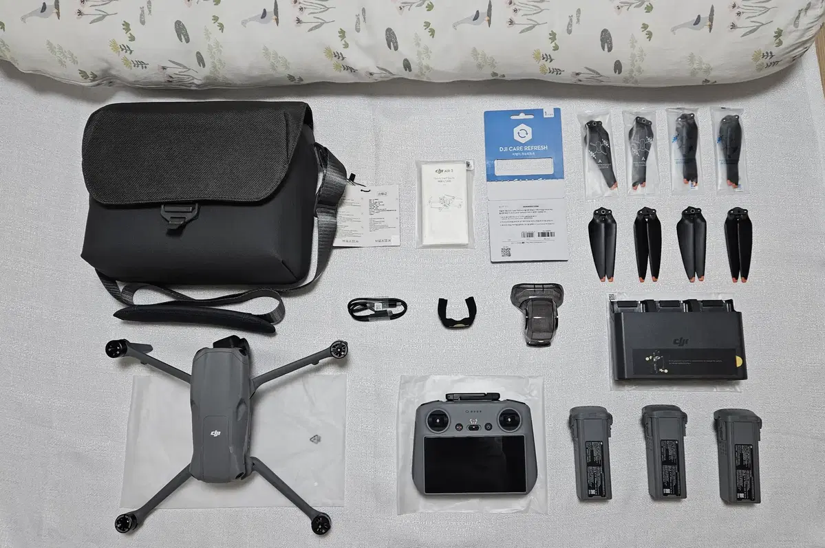 DJI Mavic Mini 4 Pro (RC2) Plus Combo + 2 accessories I sell ^^.