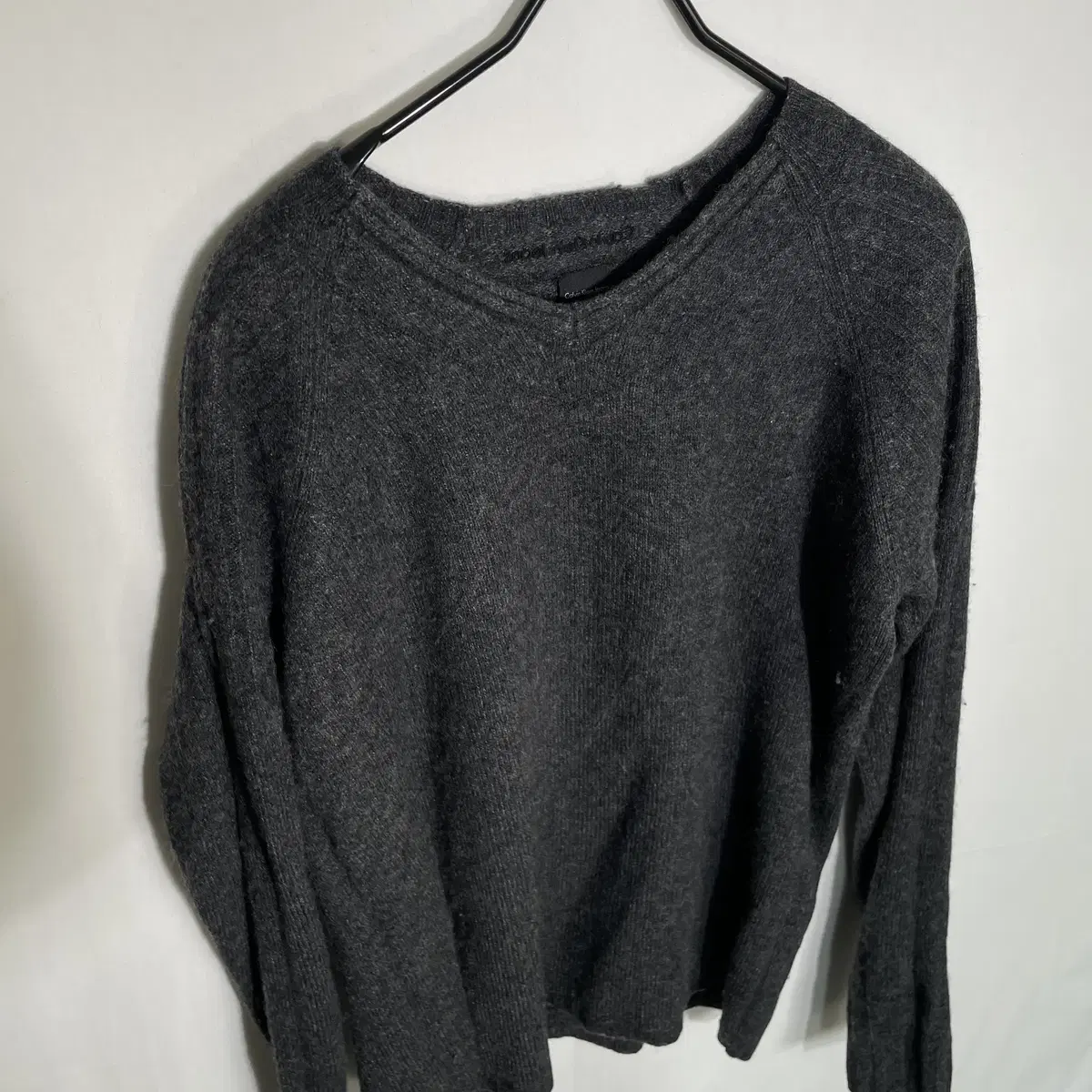 Calvin Klein V-Neck Knit Sweater M