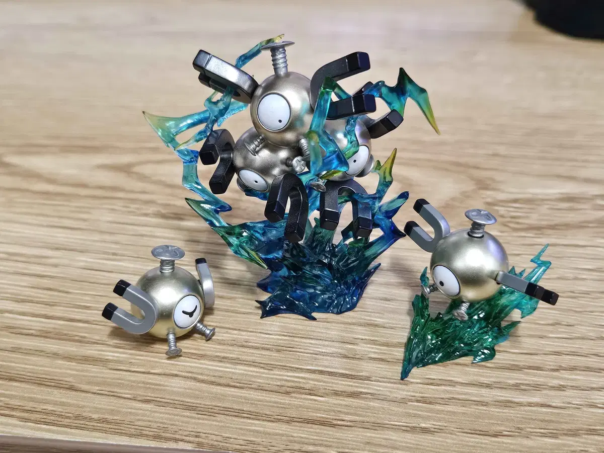 Coil evolution set for sale!! 1/20 PokémonGachaScaleWorldDeJinRemote