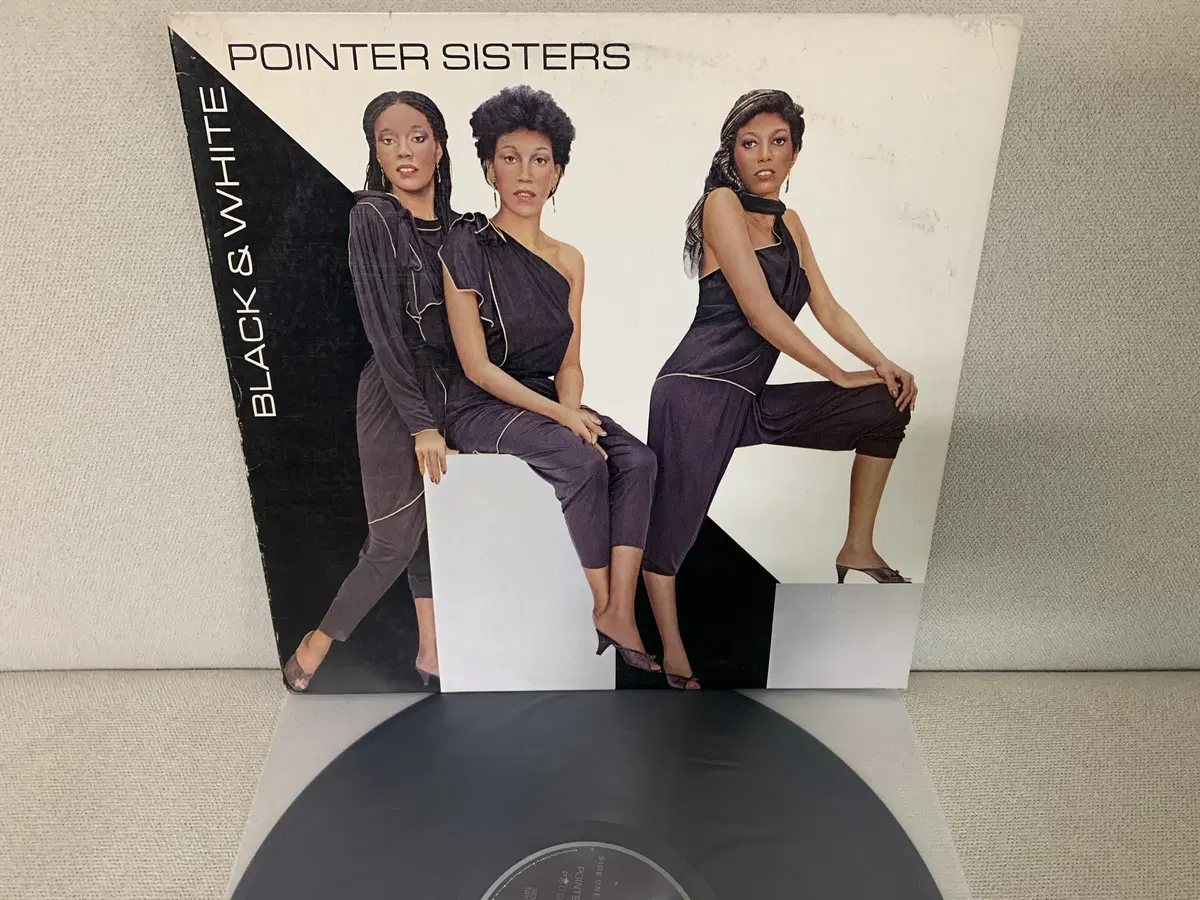 [FUNK] Pointer Sisters - Black & White