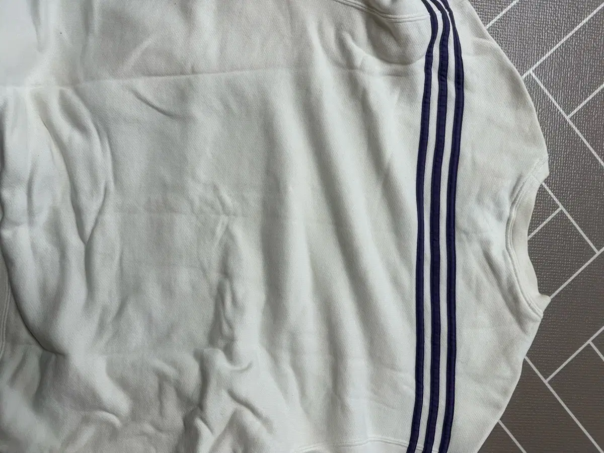 Adidas Ivory Man to Man