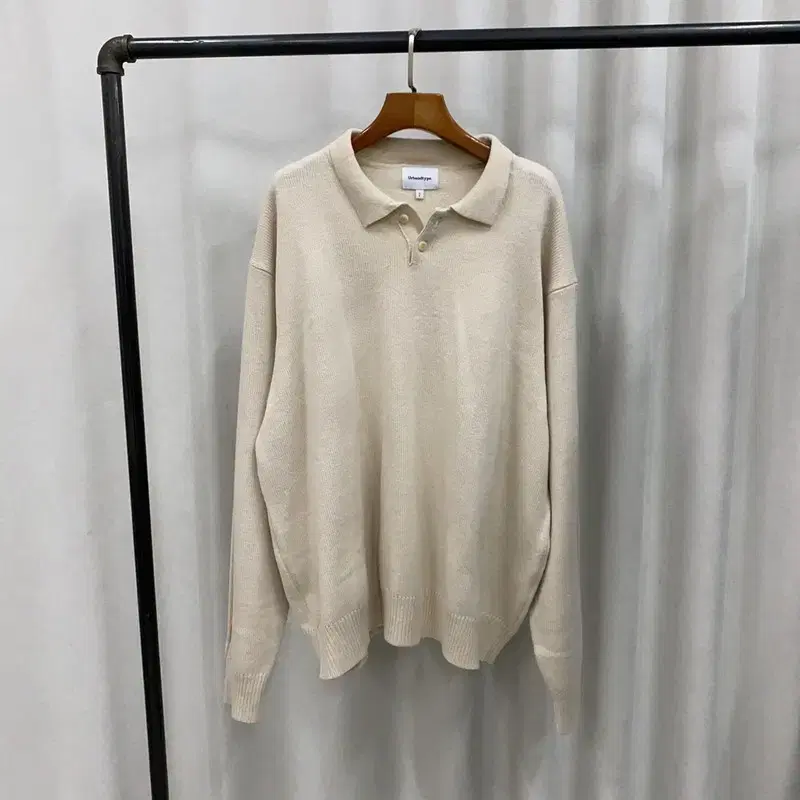 Urban Type Ivory Overfit Knit Karati 105 A07122