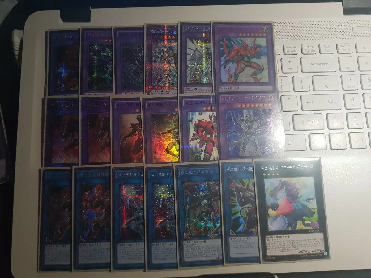 Yu-Gi-Oh kard - High Rarity Hero Decks