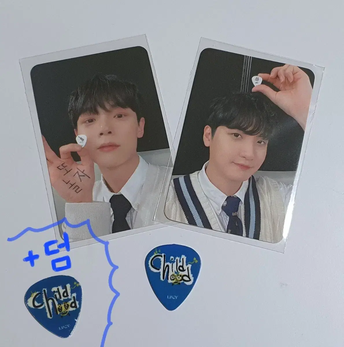 Lucy LUCY Guitar Peak & Photocard Childhood md shin yechan shin gwangil