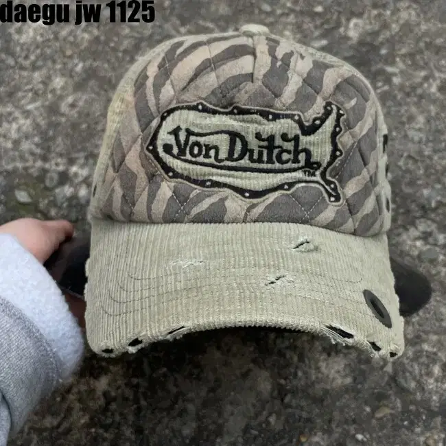 VON DUTCH HAT 본 더치 버킷 햇 모자