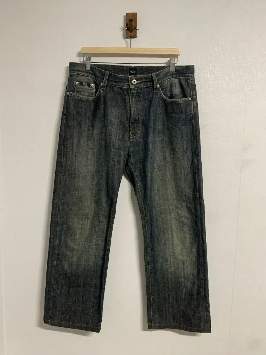 [36]00S Hugo Boss Y2K Vintage Wide Fit Jeans