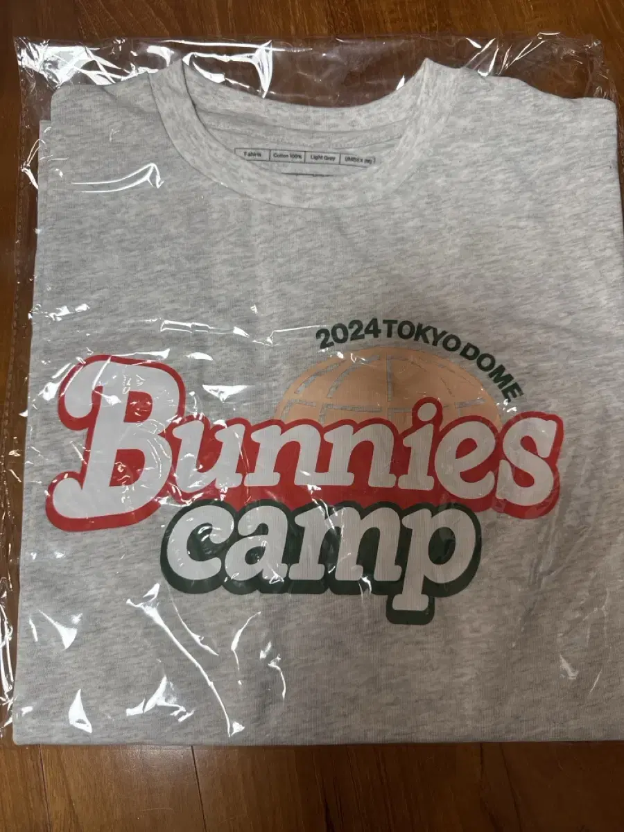 New Jeans Bunnies Camp T-Shirt M