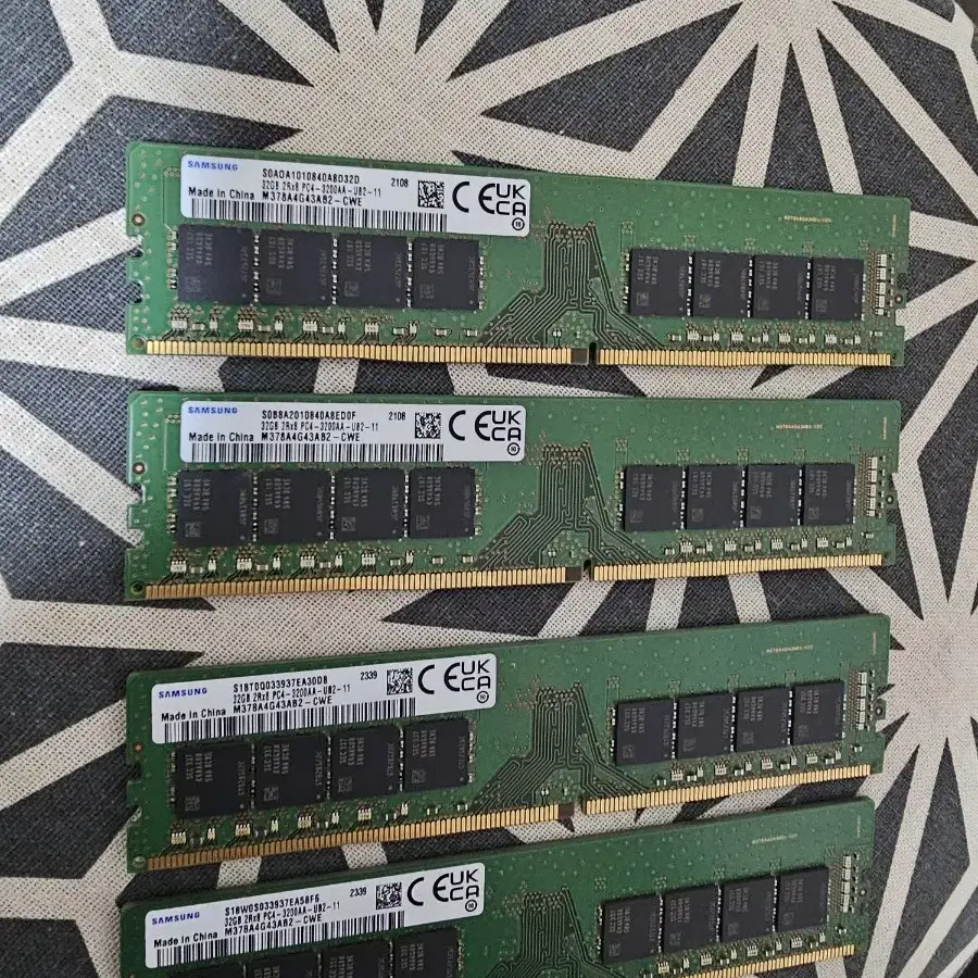 삼성전자 ddr4-3200 32GB 메모리 4개팝니다