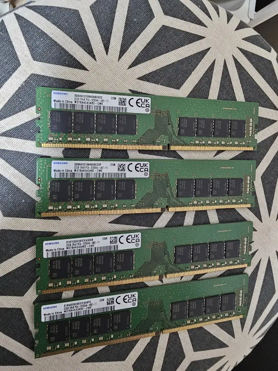 삼성전자 ddr4-3200 32GB 메모리 4개팝니다