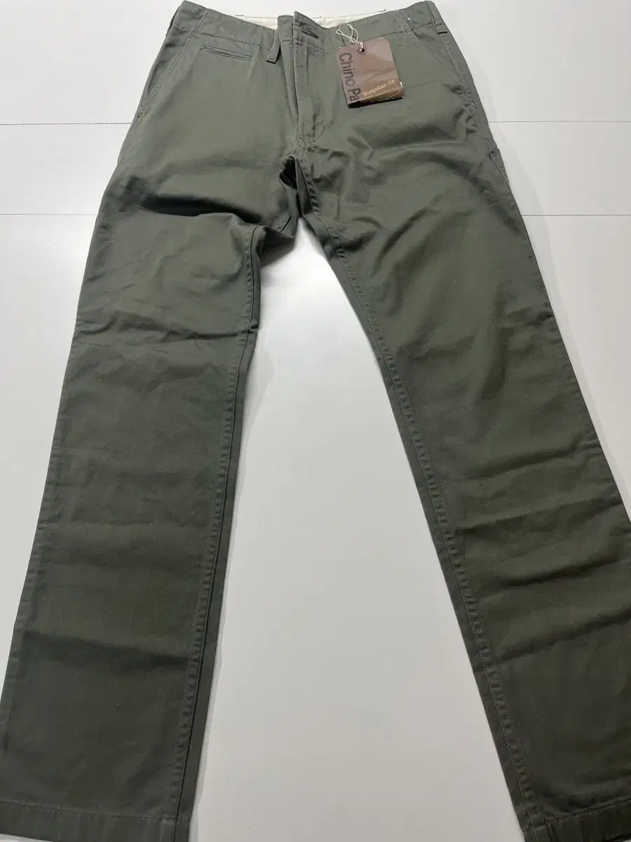 Uniqlo Chinos Regular Fit 30-31 size