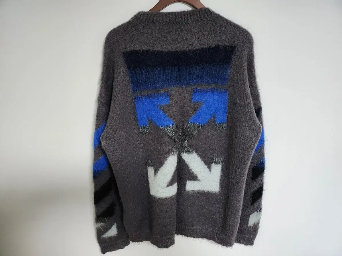 M Off-White Diagonal Mohair Men's Knit OMHA036E19B02024