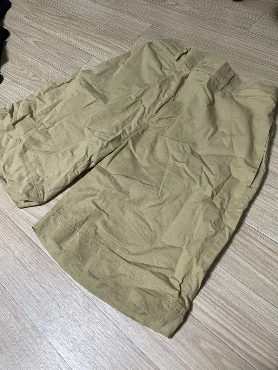 Beyond the Kid Cotton e.ji Shorts Beige S-M Chino Pants