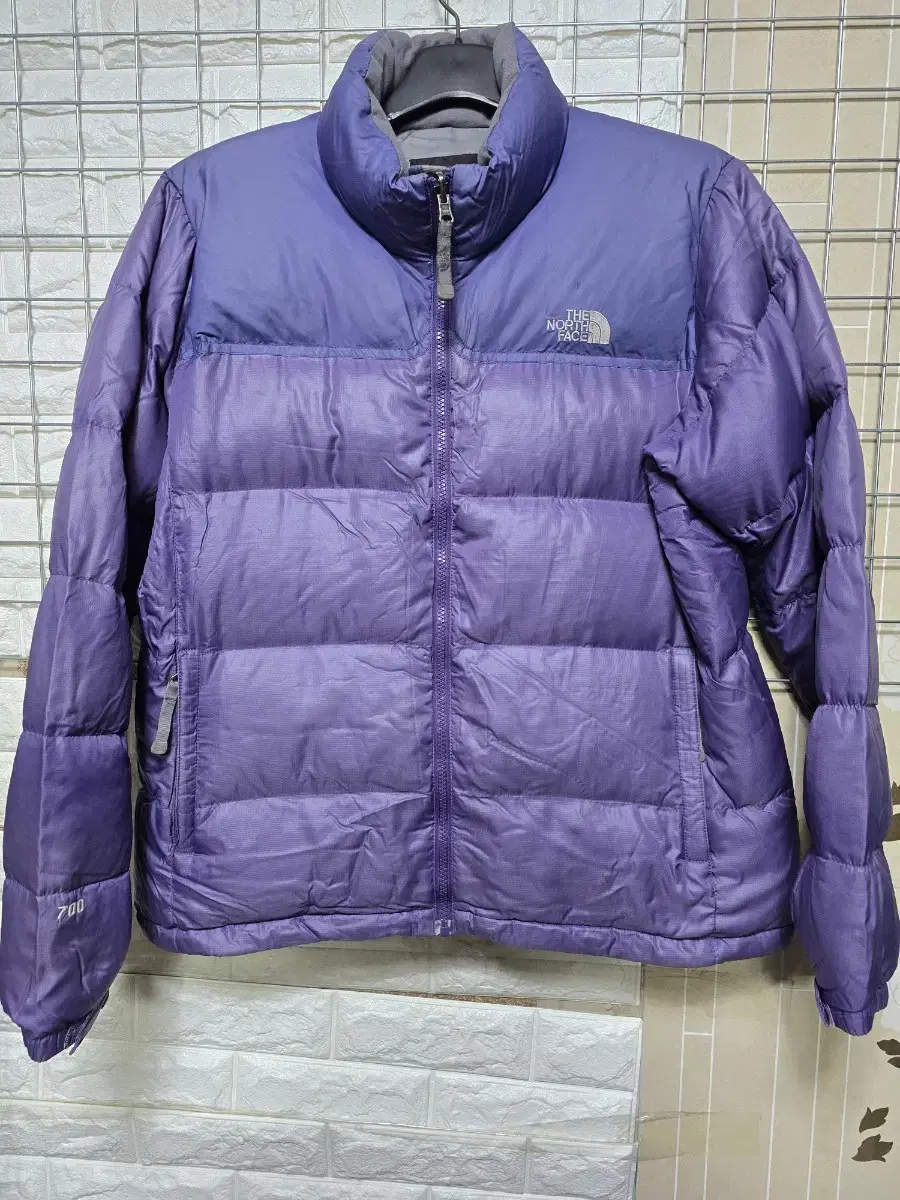 (95) The North Face 700 Nupsi Down Puffer Jacket