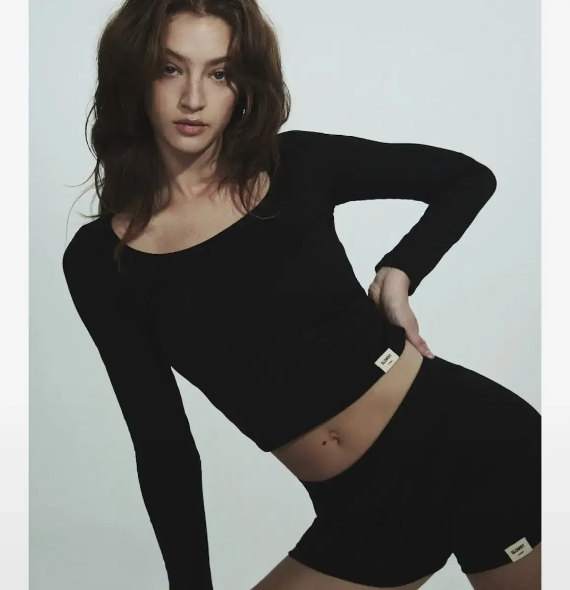 글로니 RIB SCOOP LONG SLEEVE (BLACK)