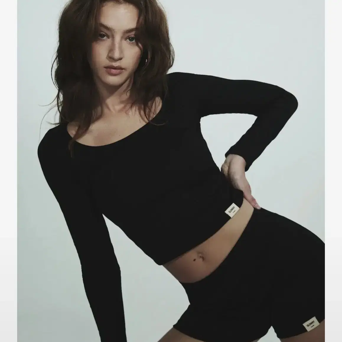 글로니 RIB SCOOP LONG SLEEVE (BLACK)