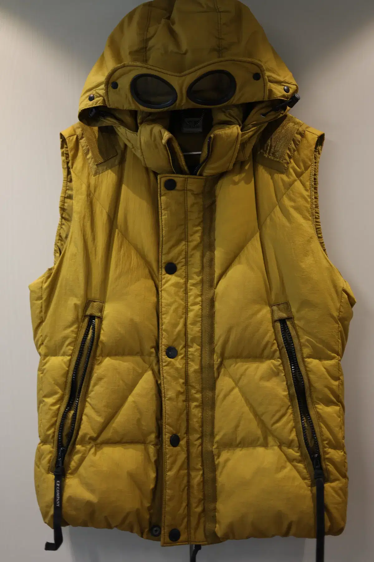 Genuine CP Company Goggle Hooded Padded Vest Mustard 95(M)