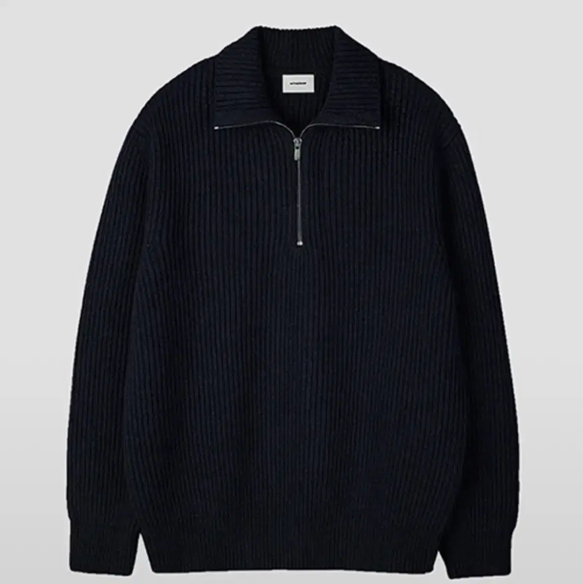 In-the-Low Vahn Zip-Up Navy Size 3