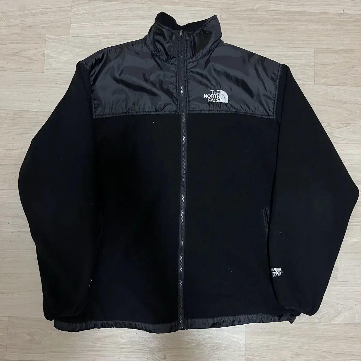 [L] The North Face Men's Summit Series Paddedstopper Pogri Furless Jacket