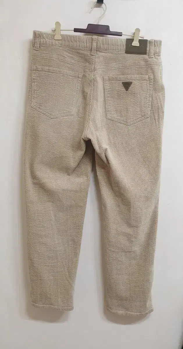 Gess. Corduroy pants. 32.