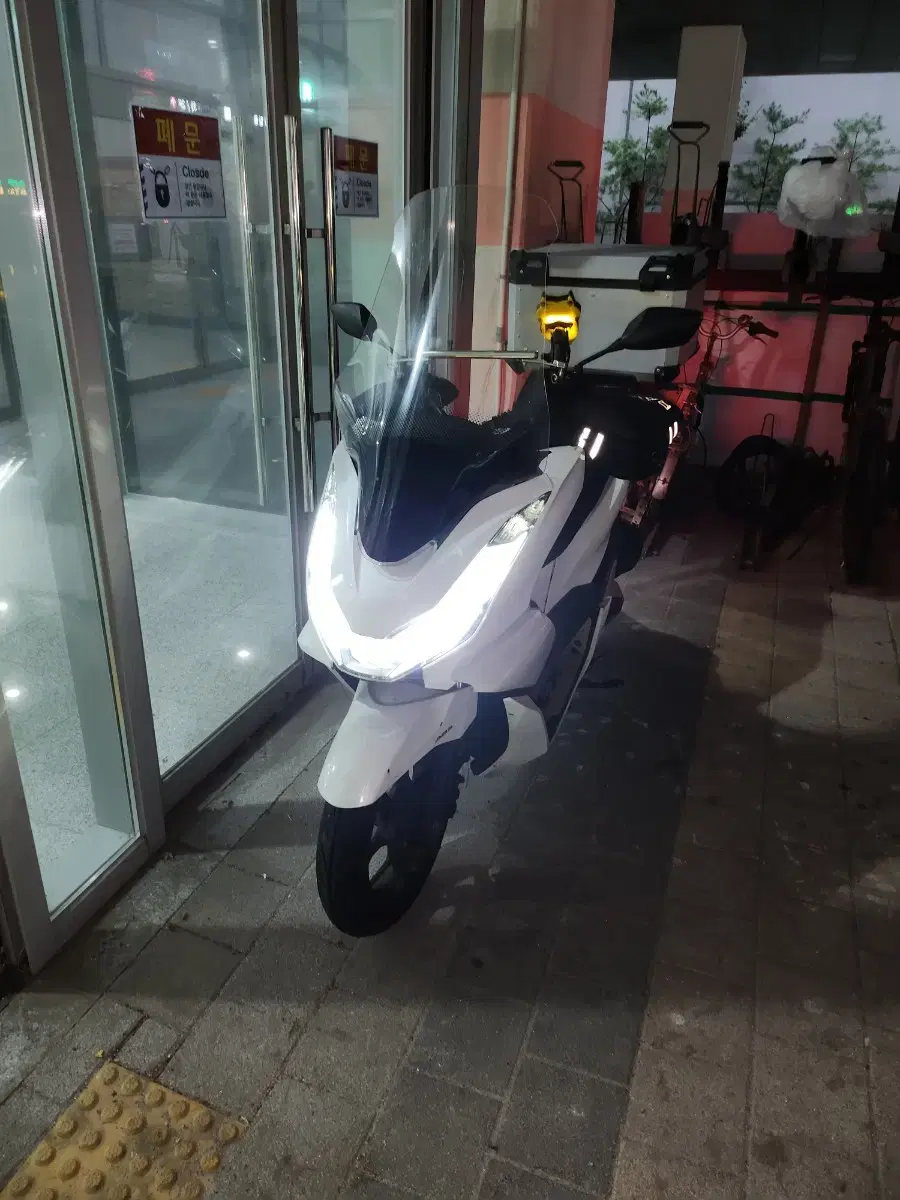 pcx 125cc 부품차 입니다.