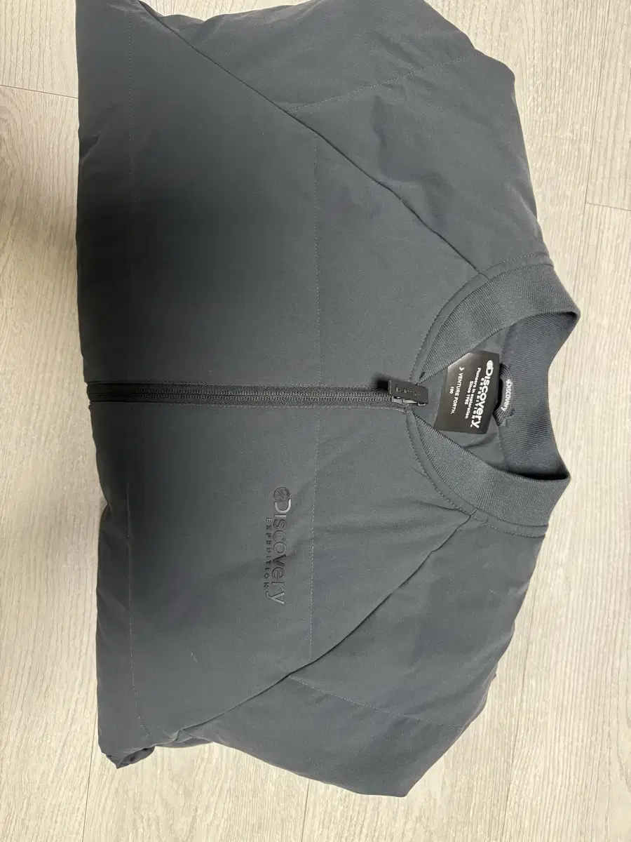 Discovery lightweight padded size 100 (barely worn)