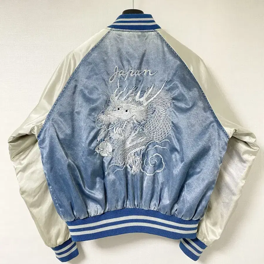 90S JUNGLE STORM DRAGON Souvenir Jacket