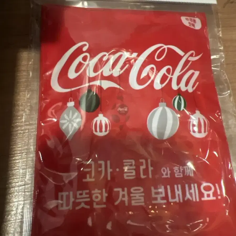 코카콜라 오너먼트 2개 팝니다(코카콜라 핫팩도 드림