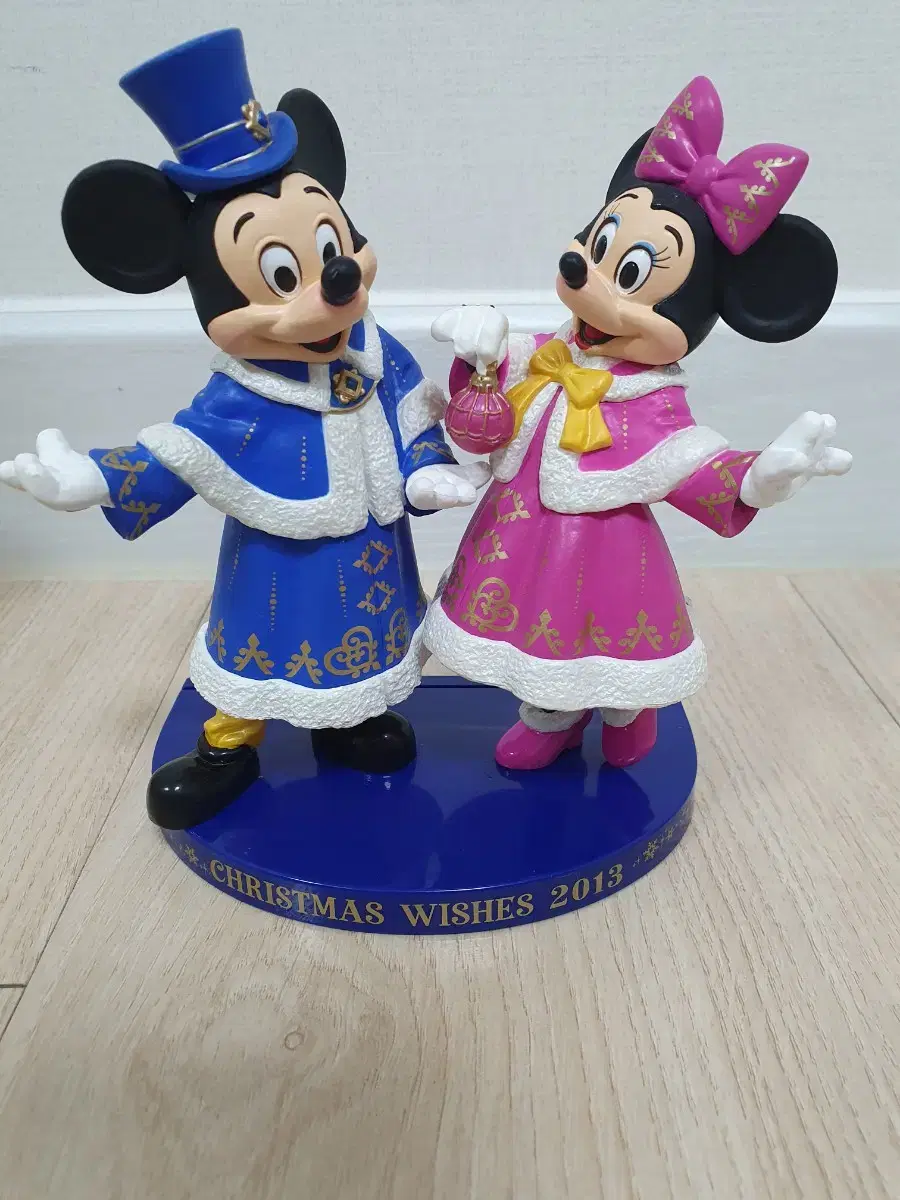 Tokyo Disneyland Figures