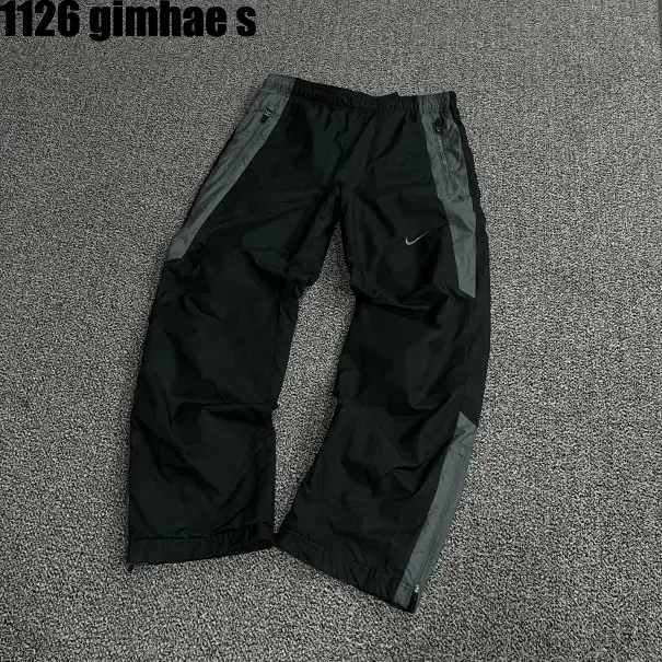 95-100 Nike nylon pants