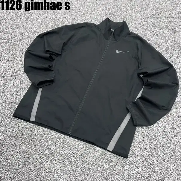 100 Nike DryFit Jacket