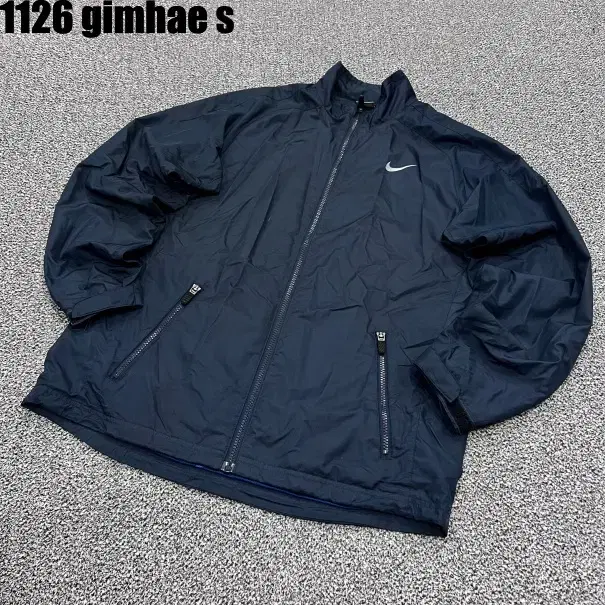 95-100 Nike Windbreaker